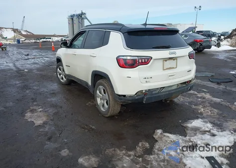 2018 Jeep Compass Latitude 4X4 z USA, uszkodzony, nr VIN 3C4NJDBB9JT470508
